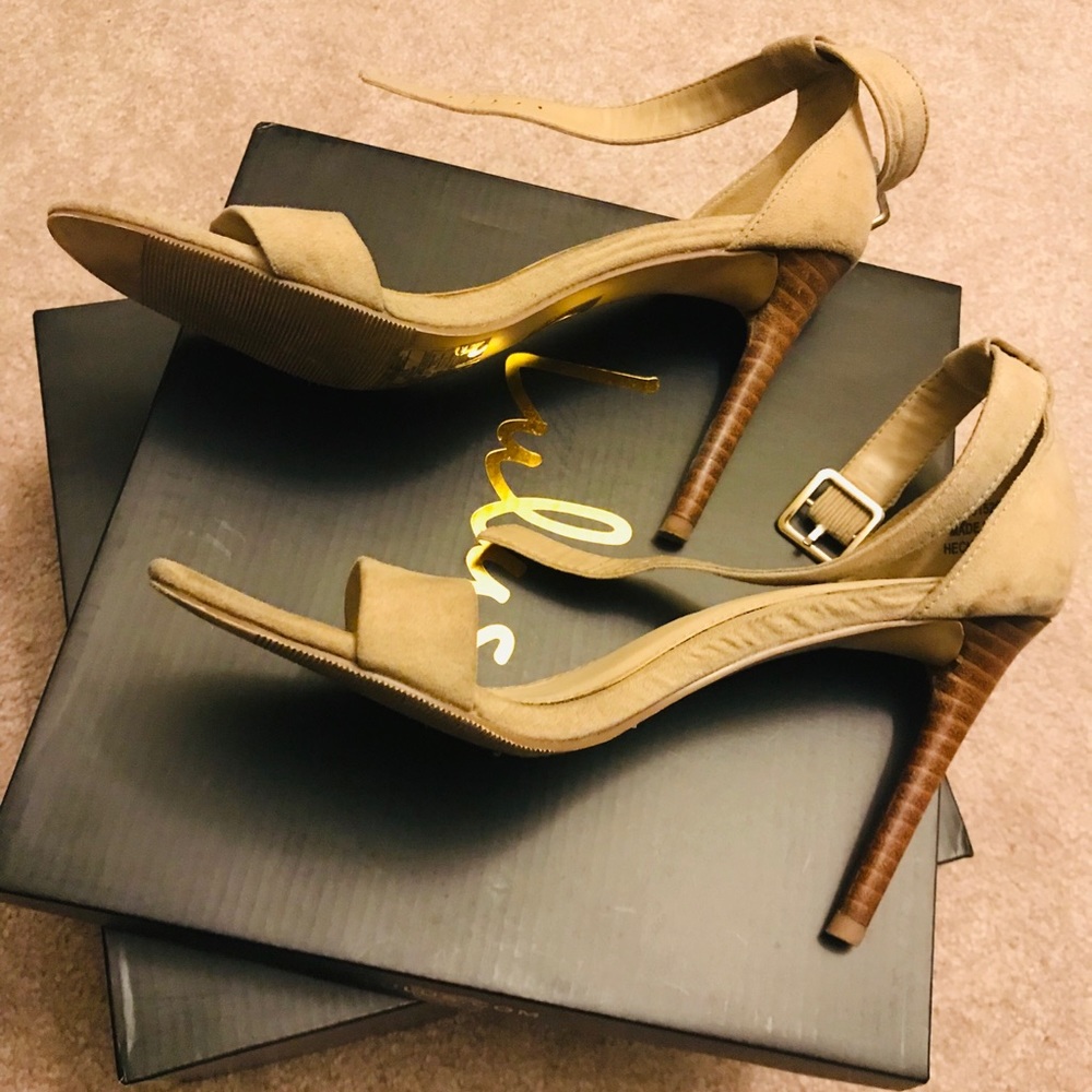 Single strap high heels! ❤️ Taupe